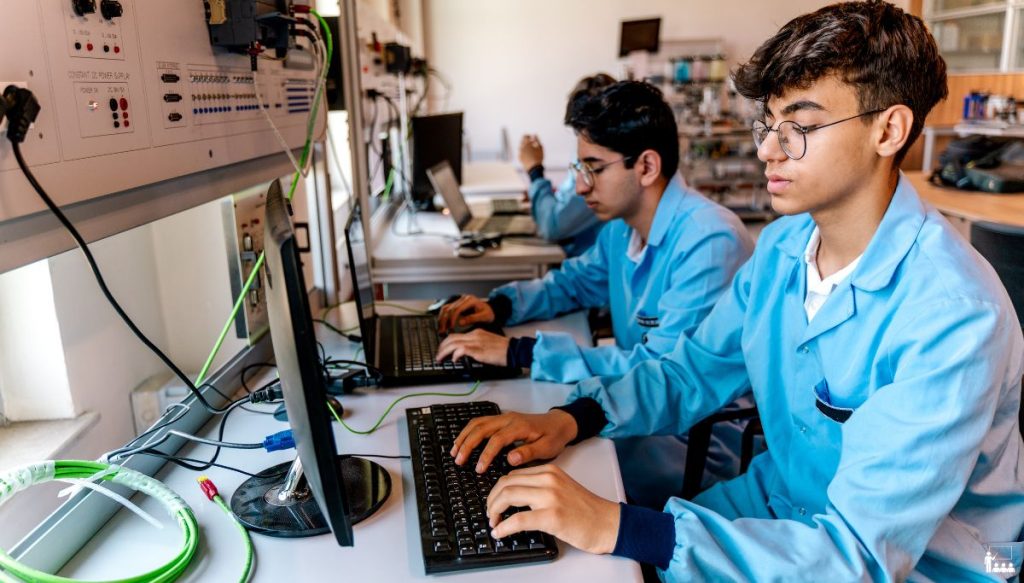 cursos técnicos gratuitos