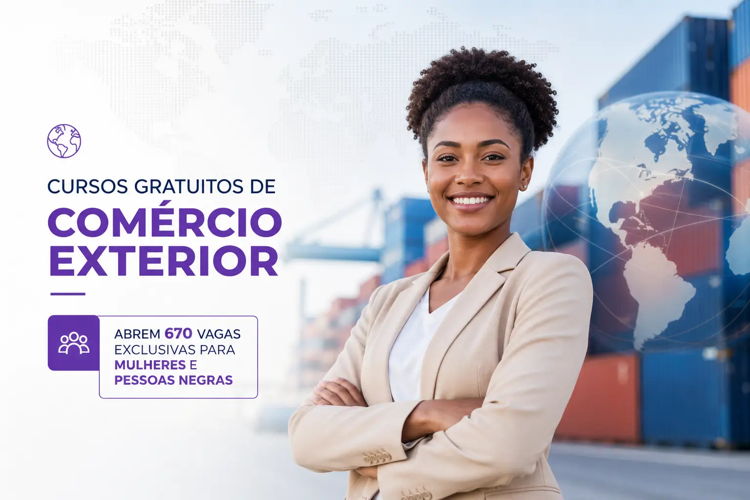Mulher sorrindo com blazer e contêineres ao fundo, promoção cursos grátis 2026