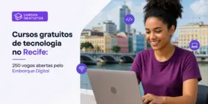 Jovem mulher estudando finanças em Recife no laptop ao ar livre