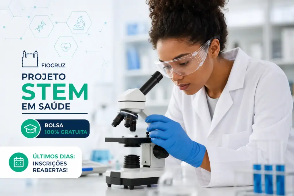 Cientista analisando microscópio em laboratório sobre educação financeira